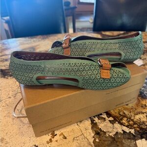 Gentle Souls Flats Size 8